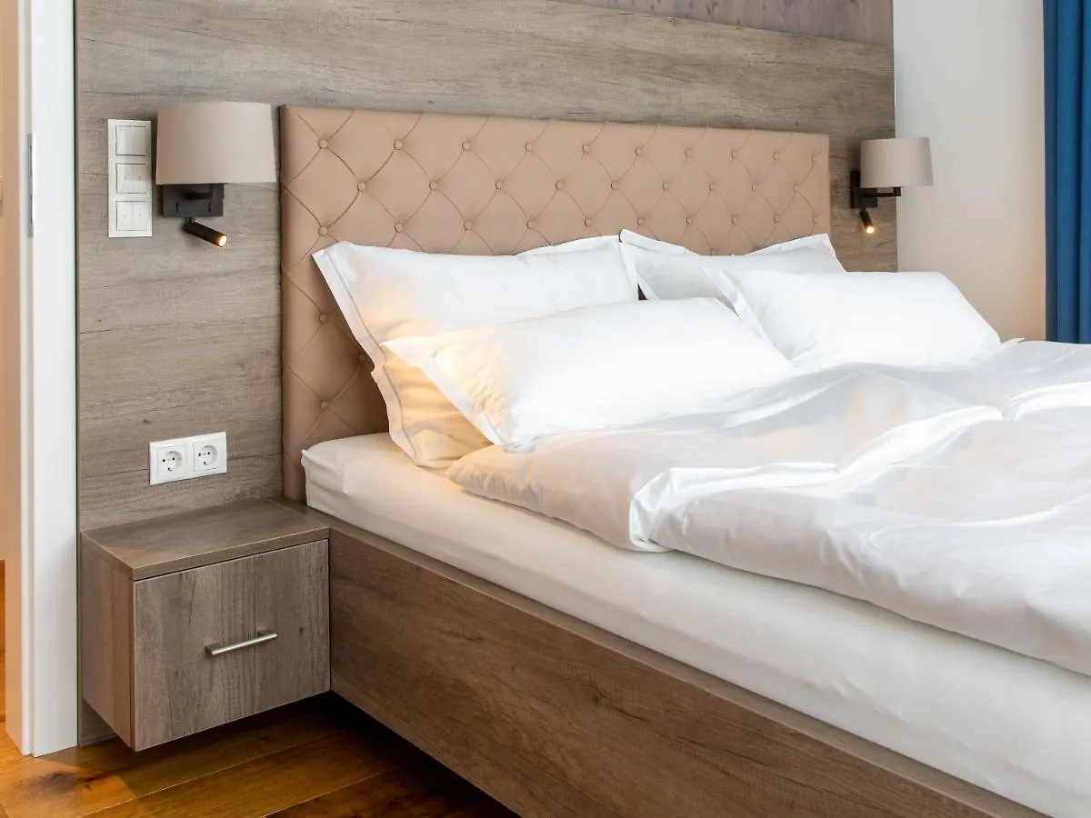 Premium Green Apartments Vienna 0*,